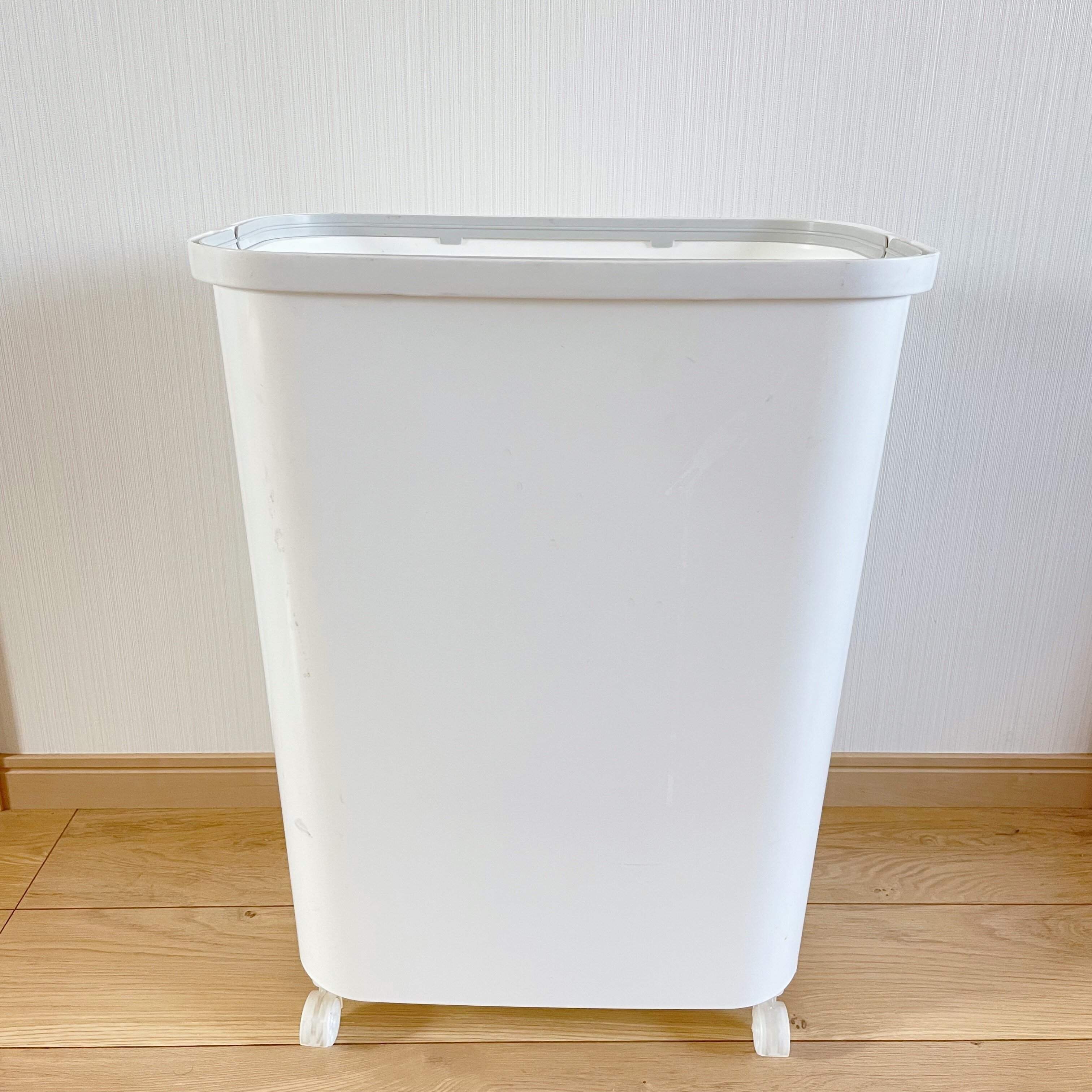 その手があったか！蛇口なしのベランダ掃除にはキャスターつきのゴミ箱でラク時短