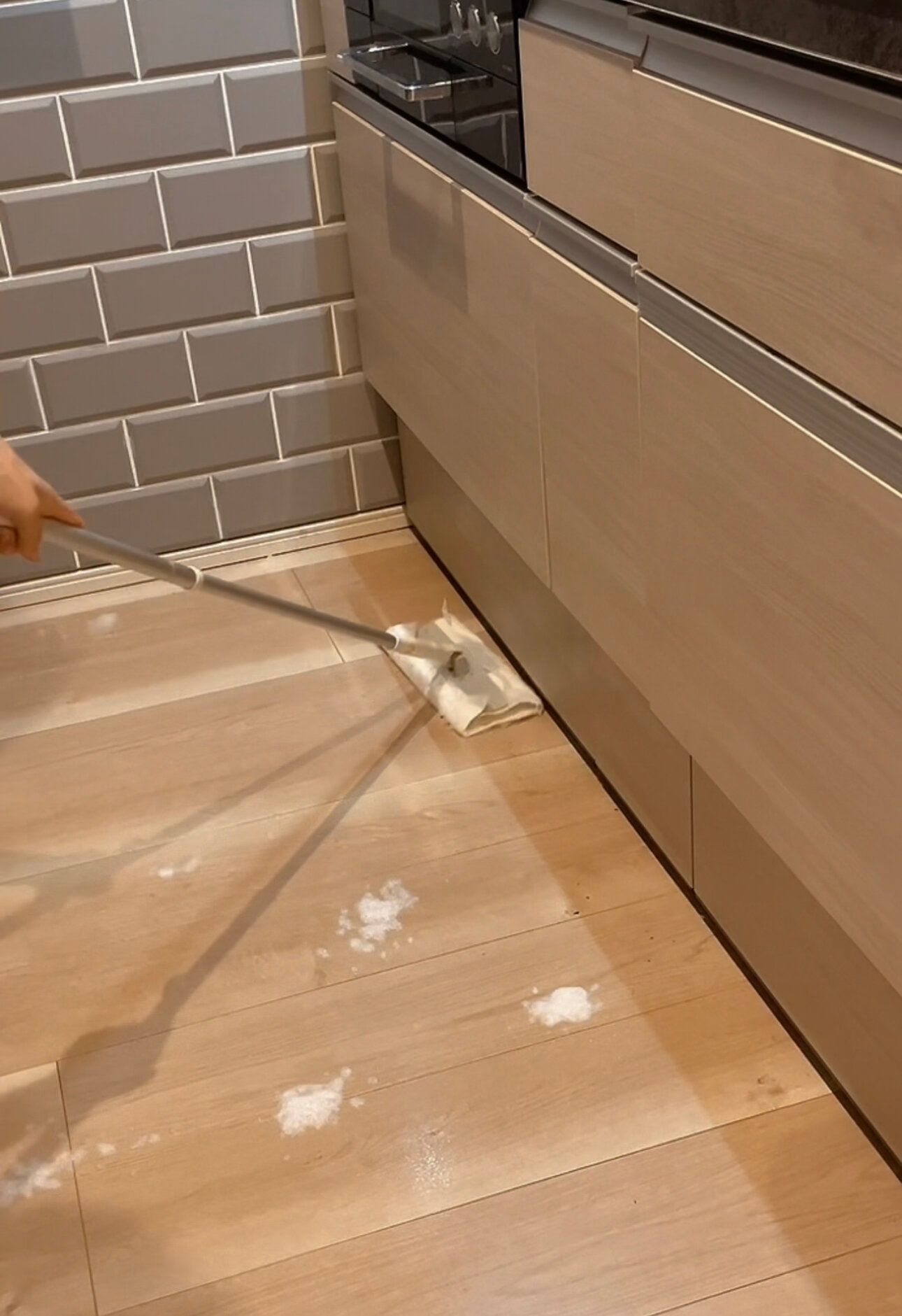 【掃除】簡単！床リセット術4選とは!?