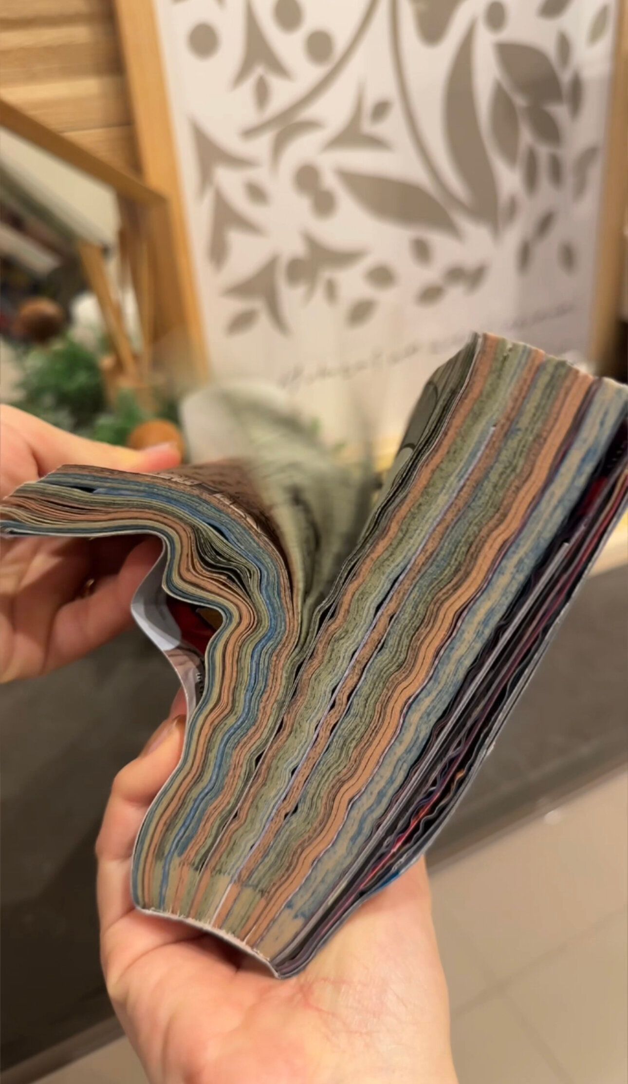 【ライフハック】濡れた本がよみがえる！復活方法とは!?