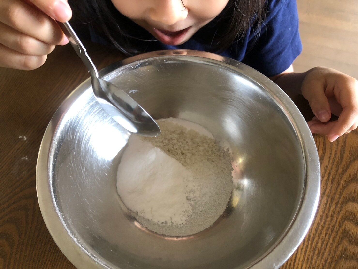 【ダイソー】子どもがよろこぶ！シュワシュワボールが簡単に作れるキット！