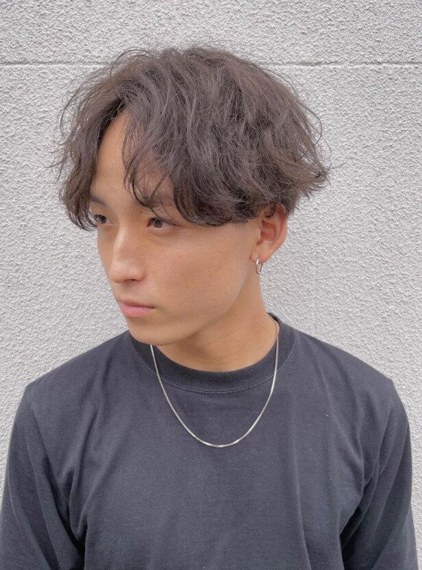 メンズ髪型ツーブロック【2023最新】さわやかでスーツにも似合う！耳まわりスッキリおしゃれなヘアカタログ