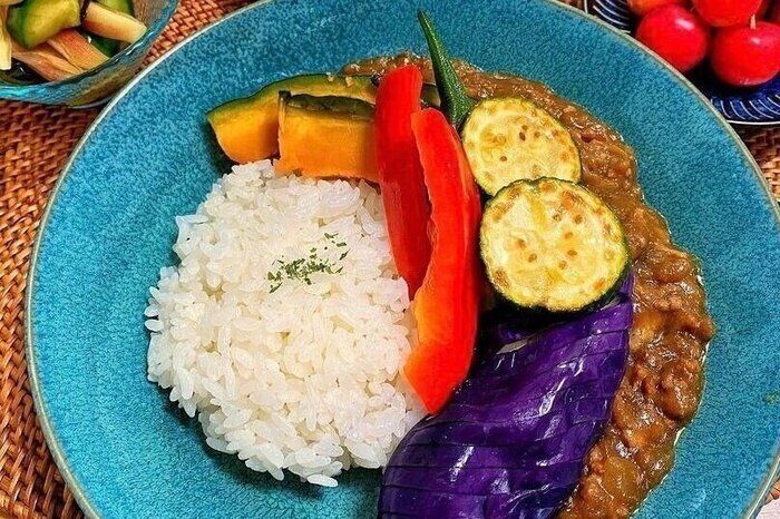 暑い季節にたくさん食べたい！アイディアカレーレシピ4選