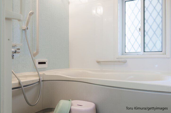 【お風呂掃除】壁にピタっ！機能も見た目も超優秀♪ピンクカビさよなら3神器