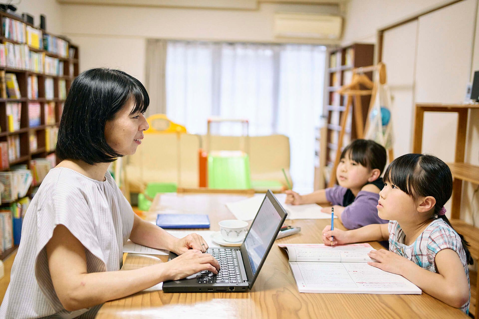 在宅でもきちんと稼いで子どもを6人育てたい。考えて選んだ資格とは？