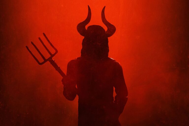 夫が小分けにした肉を見てびっくりした妻。ラベリングされていたのは豚肉と「下級悪魔の肉」!?