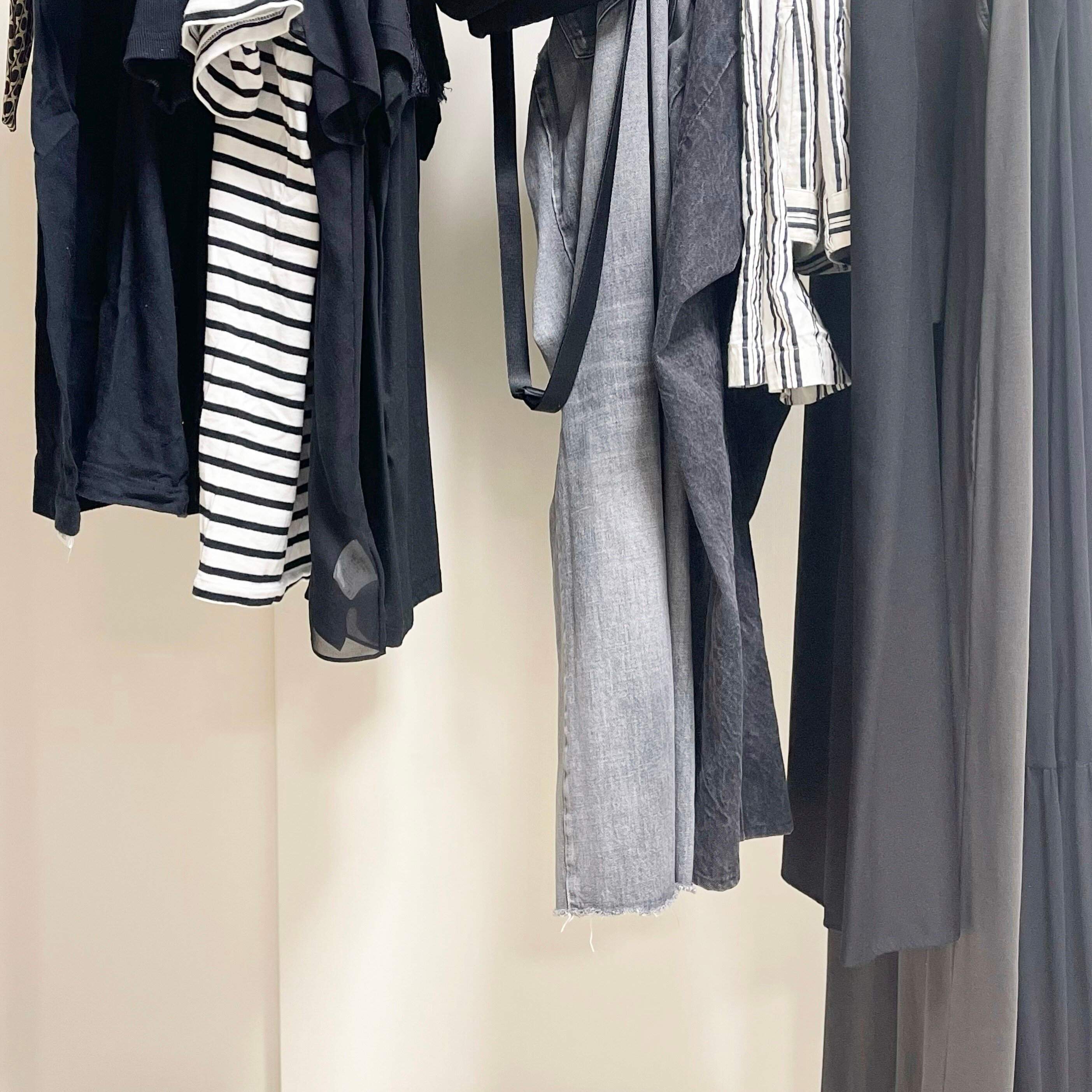 いつもの服なのになぜか垢抜けて見える！40代ファッションの裏ワザ