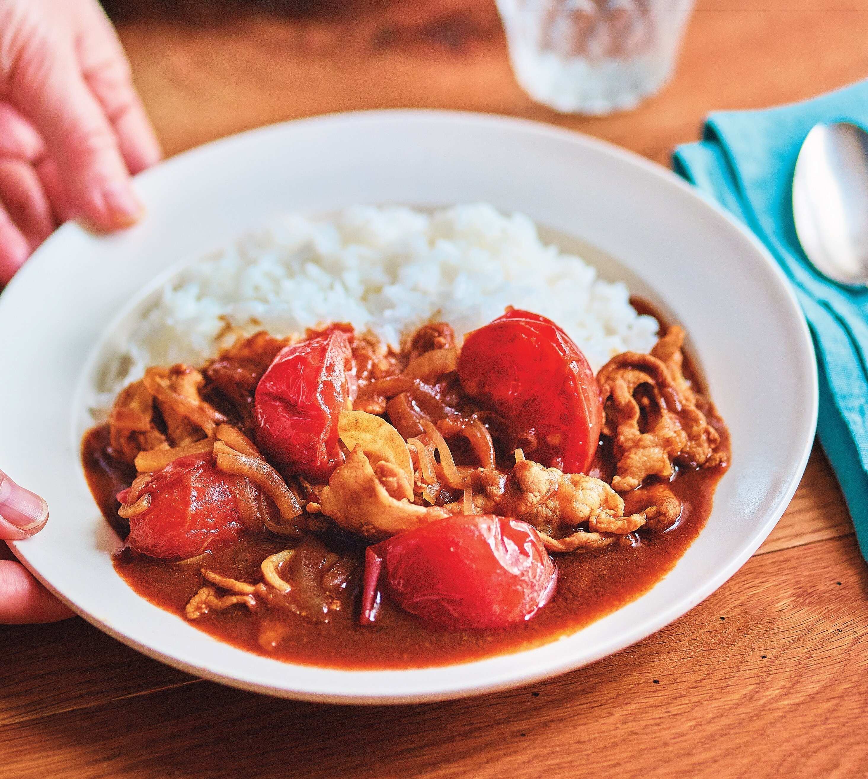材料３つ！フライパンでチャチャッと作れる「豚こまとトマトの10分カレー」