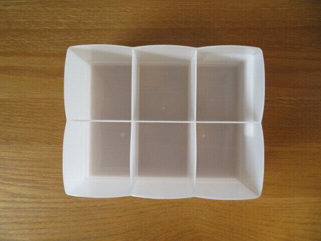 6分割だからこそ意味がある！セリアの収納ボックス「チャーム6」の使い方