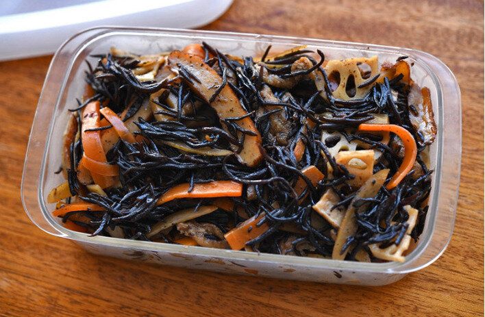 脇役の「ひじき」を活用したおすすめレシピ57選！ふだんの食卓をグレードアップ