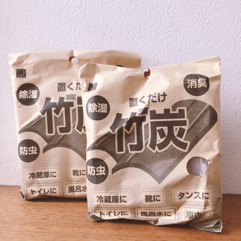 100均で密かに売れ続けている名品！竹炭パワーで湿気もニオイも撃退！