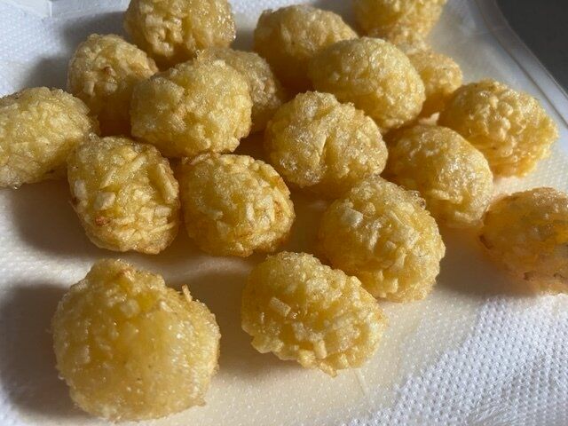 【簡単レシピ】朝食やおやつにも！食感が面白い、ハッシュドポテトの作り方