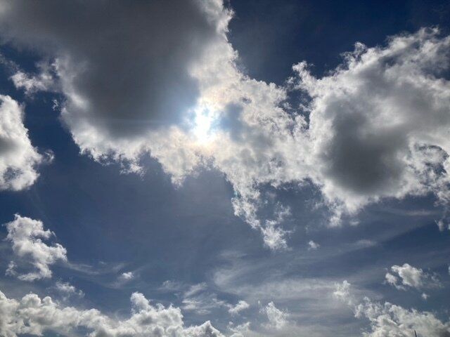 何もなくても空を見上げてみよう！不思議と感じるメリット3