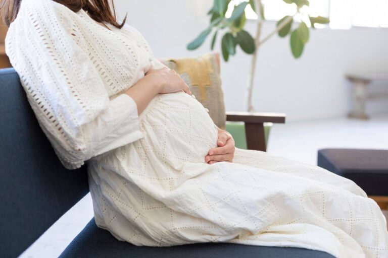 「これ着る？」妊娠中、母が持ってきた思い出のマタニティ服。断ったことを後悔する気持ちに多くの人が共感