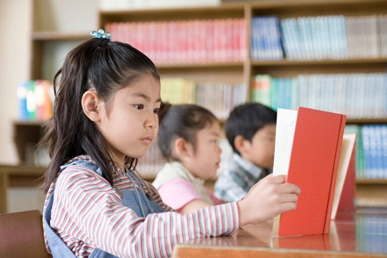 学校へ行く義務について質問した小3娘「そんな義務はない」パパの説明がわかりやすいと5.7万件のいいね