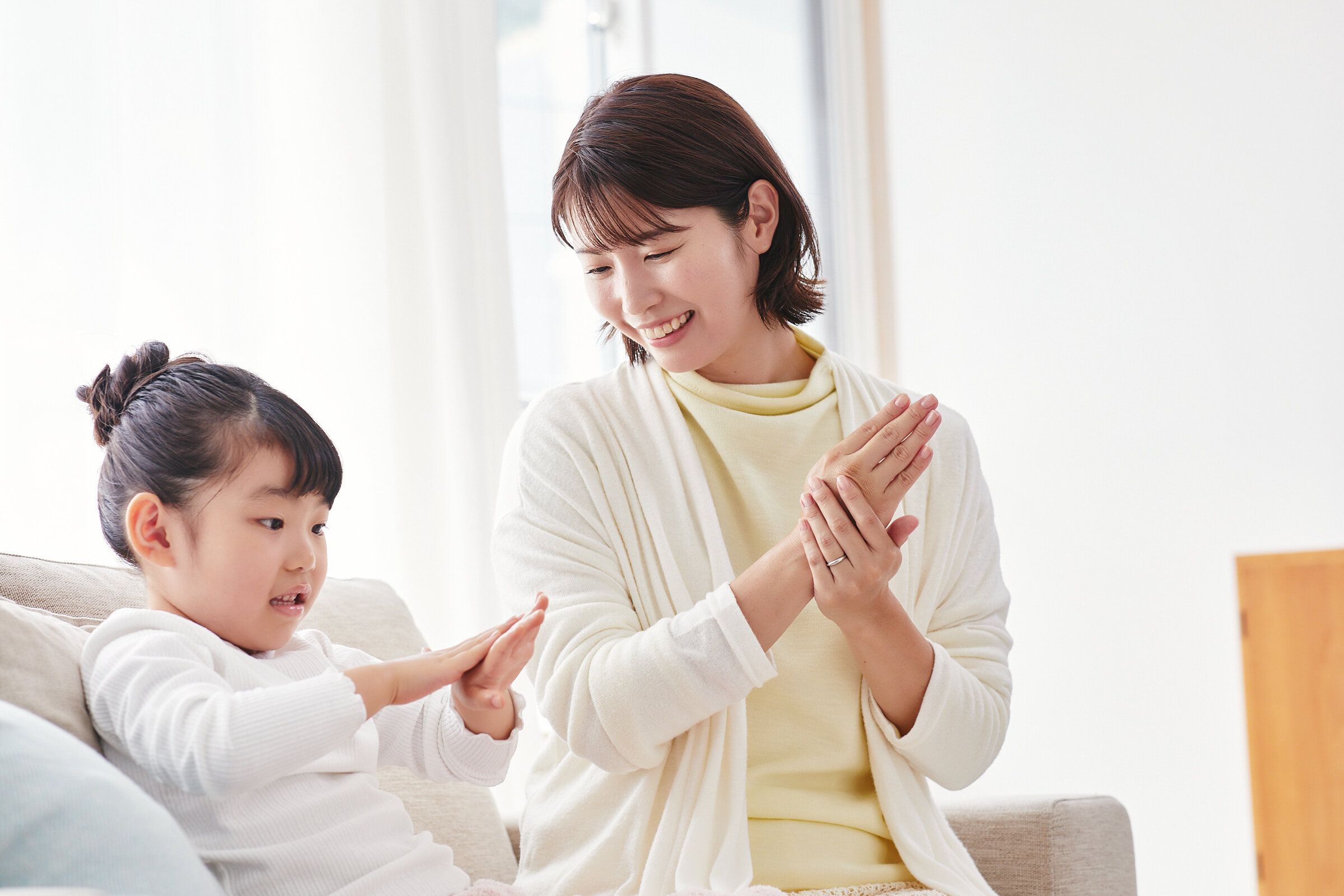 お肌のカサカサやひび・あかぎれに！家族みんなで使える「医薬品のワセリン」が誕生！