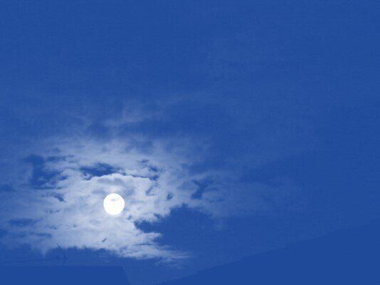 「立待月」「居待月」「寝待月」って？形で変わる月の風流な呼び方