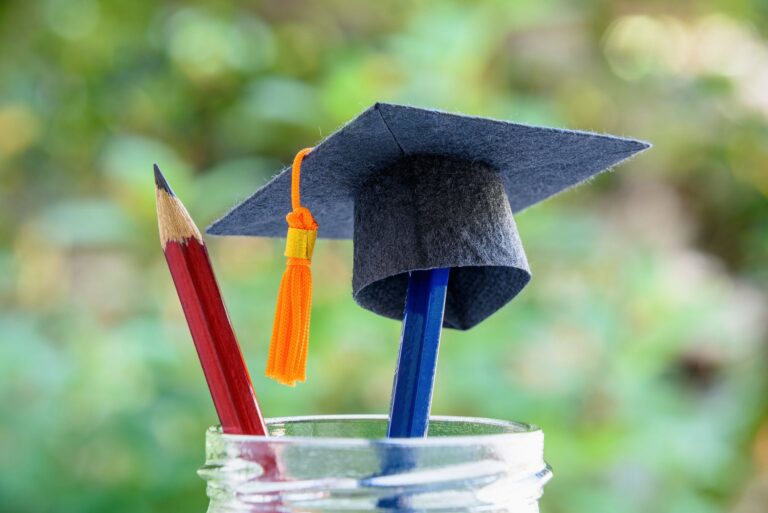 「推薦入学のメリットは？」「1人暮らしの仕送りはいくら必要？」先輩ママに聞いた！進学にかかるお金のこと