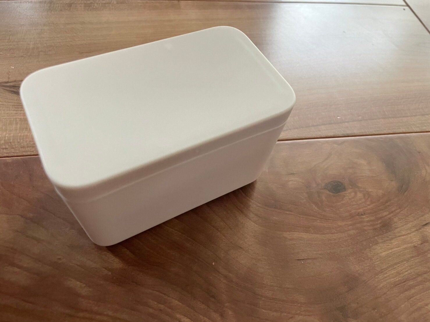 【セリア】一目で掃除用品とはわからないデザインが魅力！カーペットクリーナーが優秀