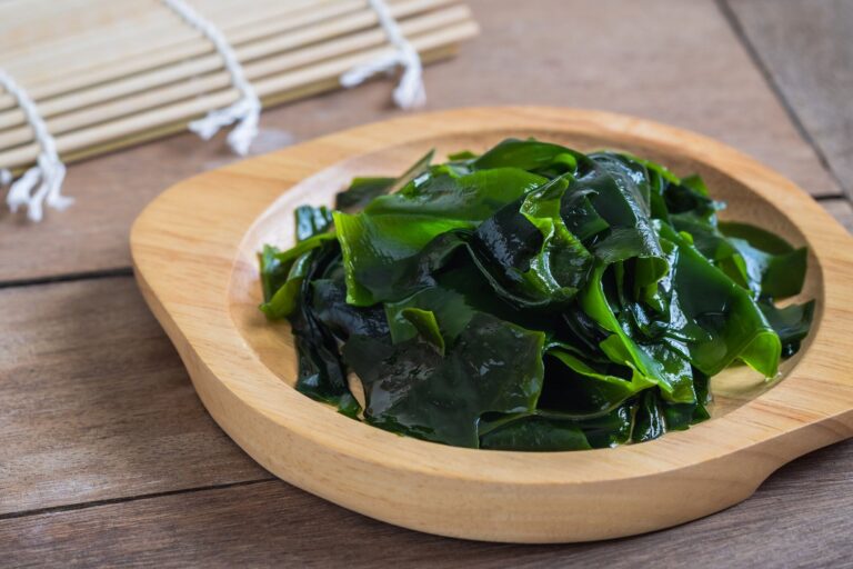 わかめを食べると髪が増えるはウソ!?わかめを食べるメリット・デメリットを解説