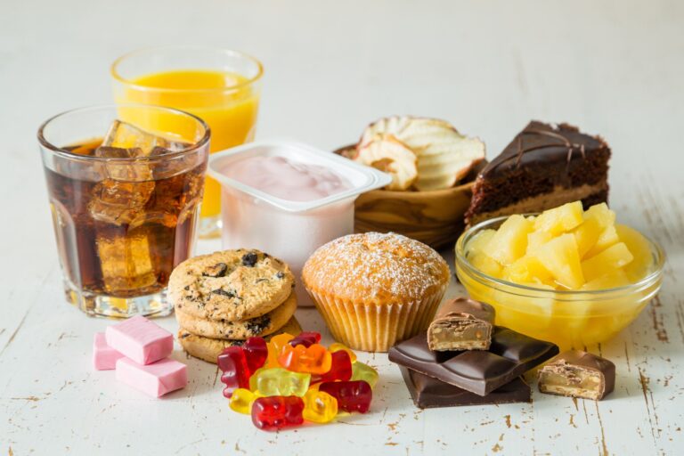 酒は食費？娯楽費？家計を膨らませない「嗜好品代」のやりくり法とは【お金の専門家が解説】