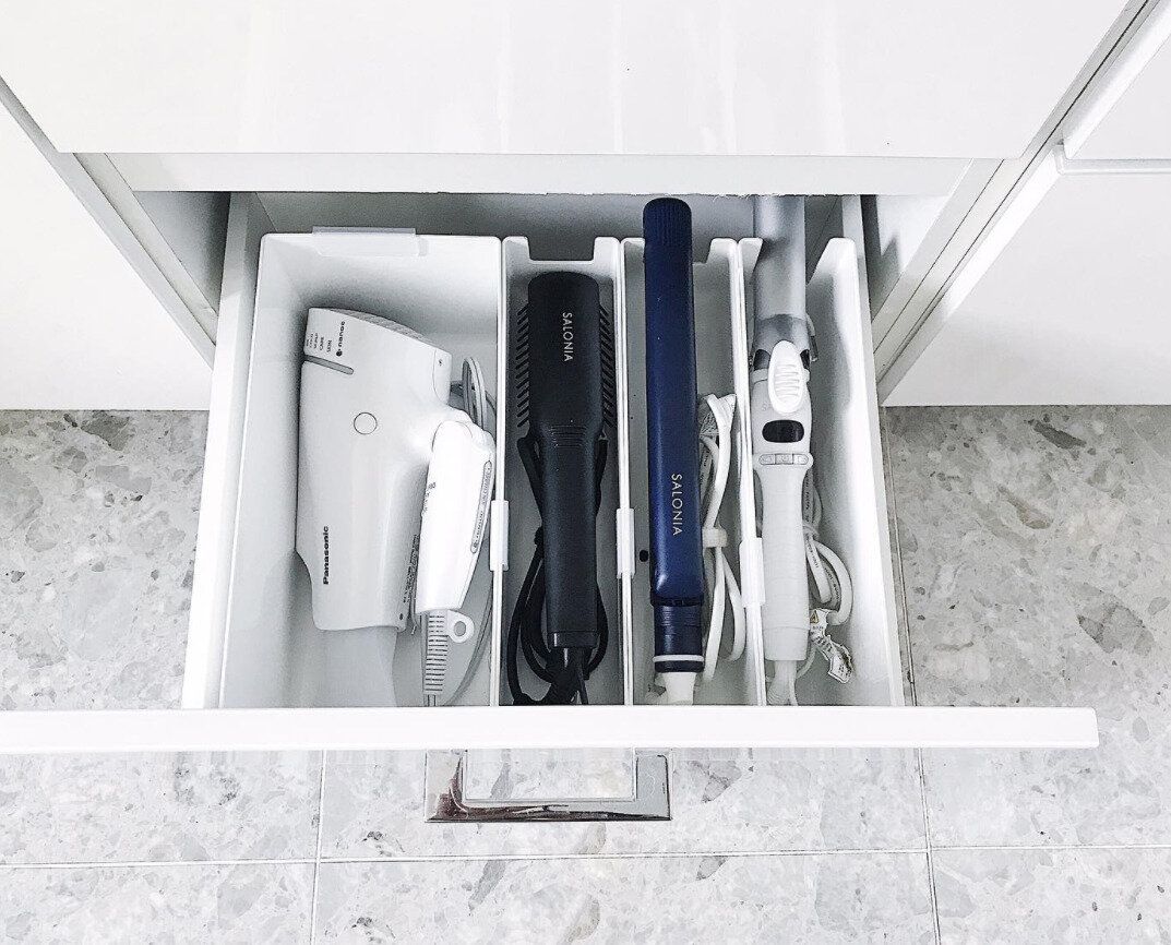 ドライヤーの収納アイデア33選！試行錯誤していたドライヤー類の収納も、しっくり気持ちよく整う！