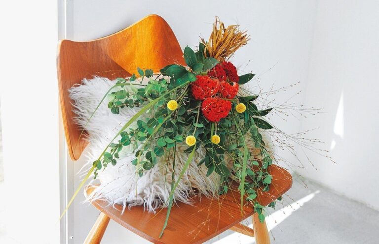〈どんな植物を選べばいいの？〉これだけで部屋が華やかに！「スワッグ」を作ってみよう