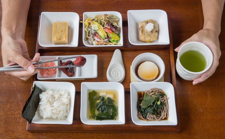 鶏肉と卵をたべると金運が上がる!?食べ合わせ風水 【Dr.コパの風水解説】