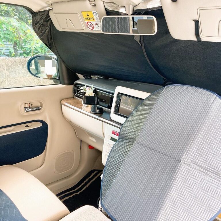 車の中が快適に！【セリア・ダイソー】「ほんとに楽ちん」「良き！」100円ショップの人気カー用品