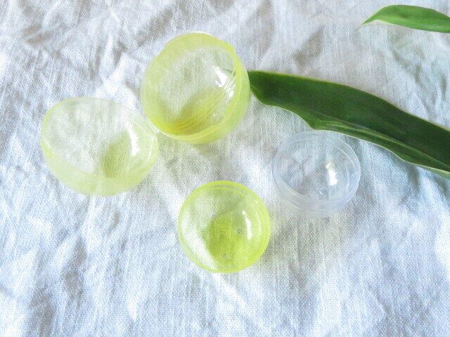 ガチャのケース捨てないで！お出かけ先や家の中で使うと便利