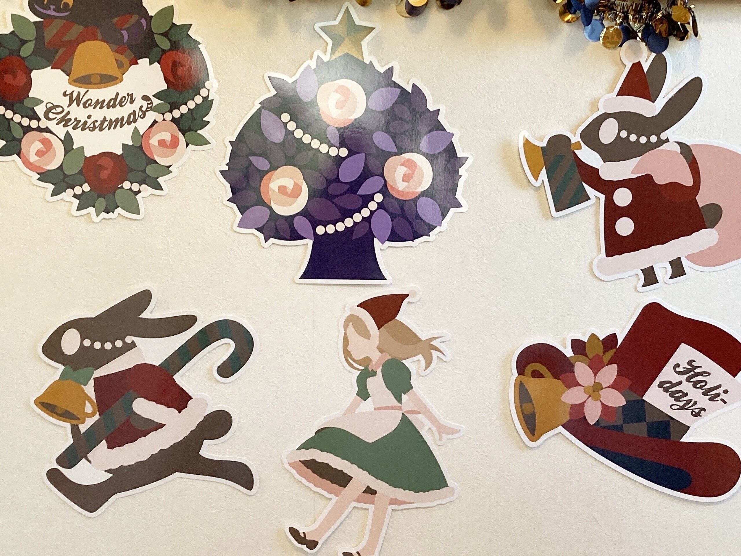 【セリア】かわいすぎる！『不思議の国のアリス』ウォールペーパー