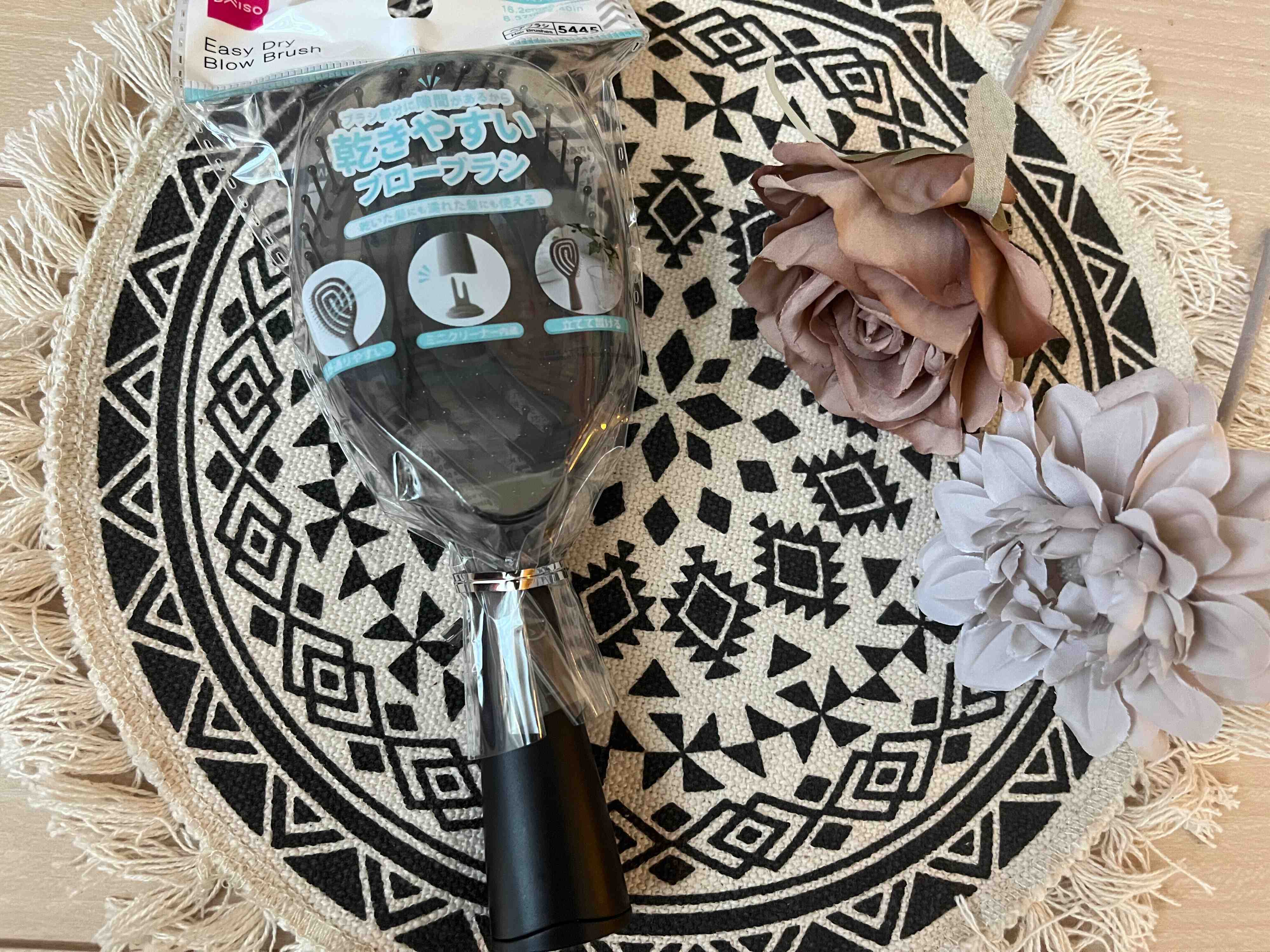 【ダイソー】話題のブローブラシを使ってみたら本当に凄かった！