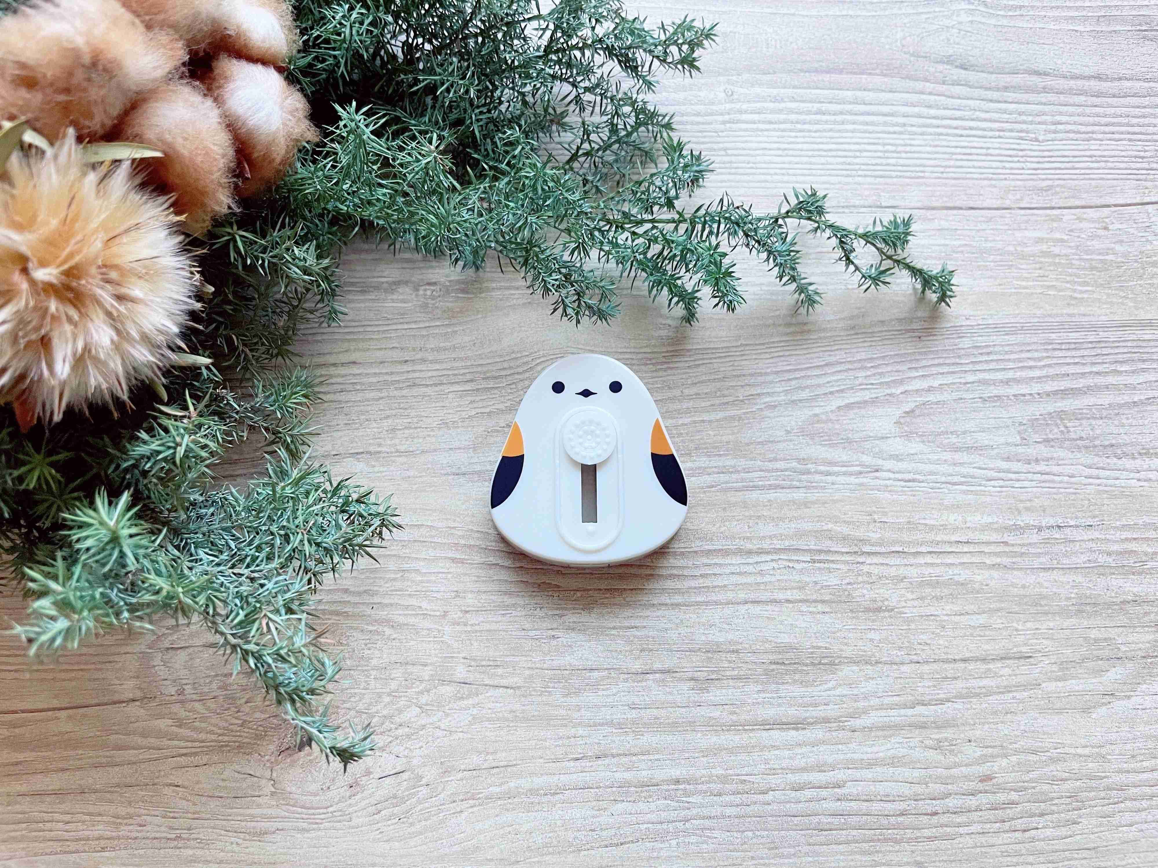 飛ぶように売れている【セリア】話題の「シマエナガ」超優秀人気グッズ3選