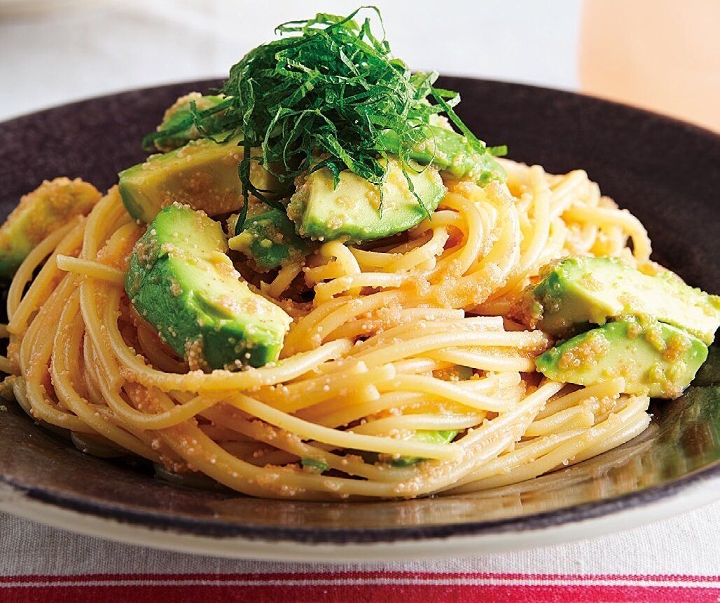 【夕ごはん、どうする？】『シーフード炒めピラフ』『たらことアボカドのバターじょうゆパスタ』