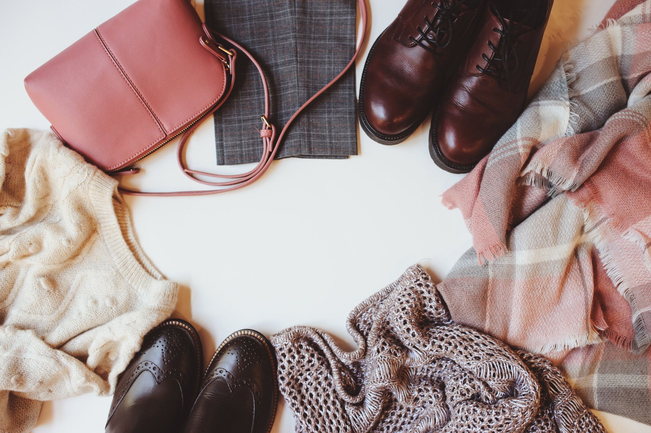 がんばっているのに野暮ったくみえる!?40代が着てはいけないNGボトムス