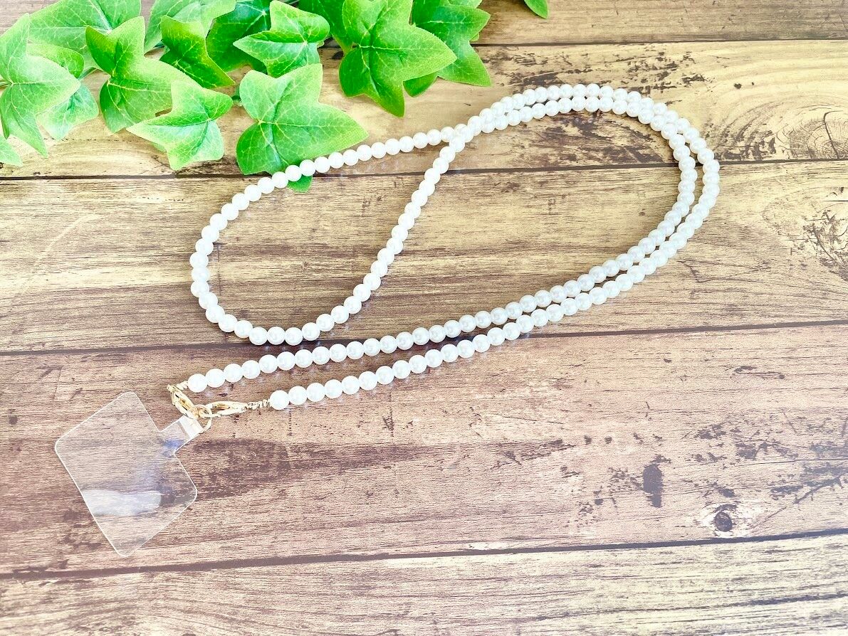 ダイソーからも出た！「パールの上品スマホストラップ」が高見え！