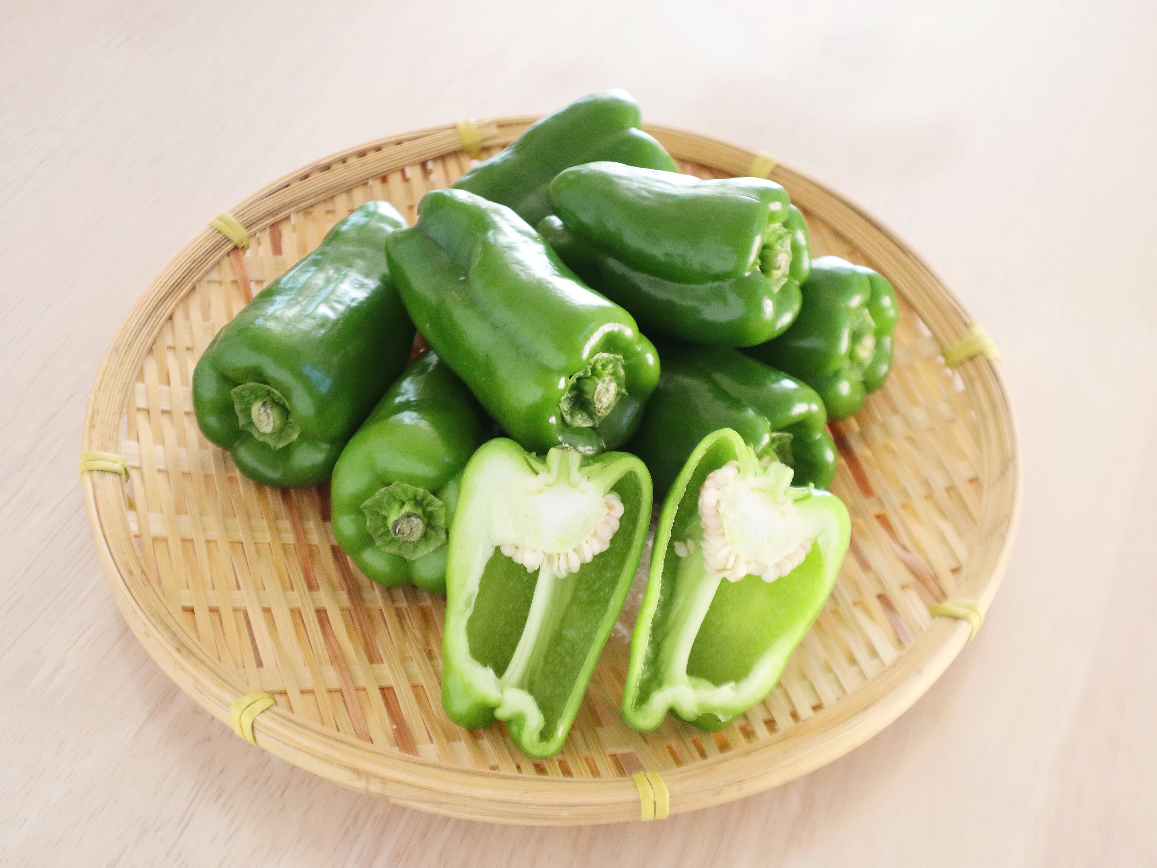 捨てないで！じつはピーマンの「種」と「ヘタ」はおいしく食べられる部分だった