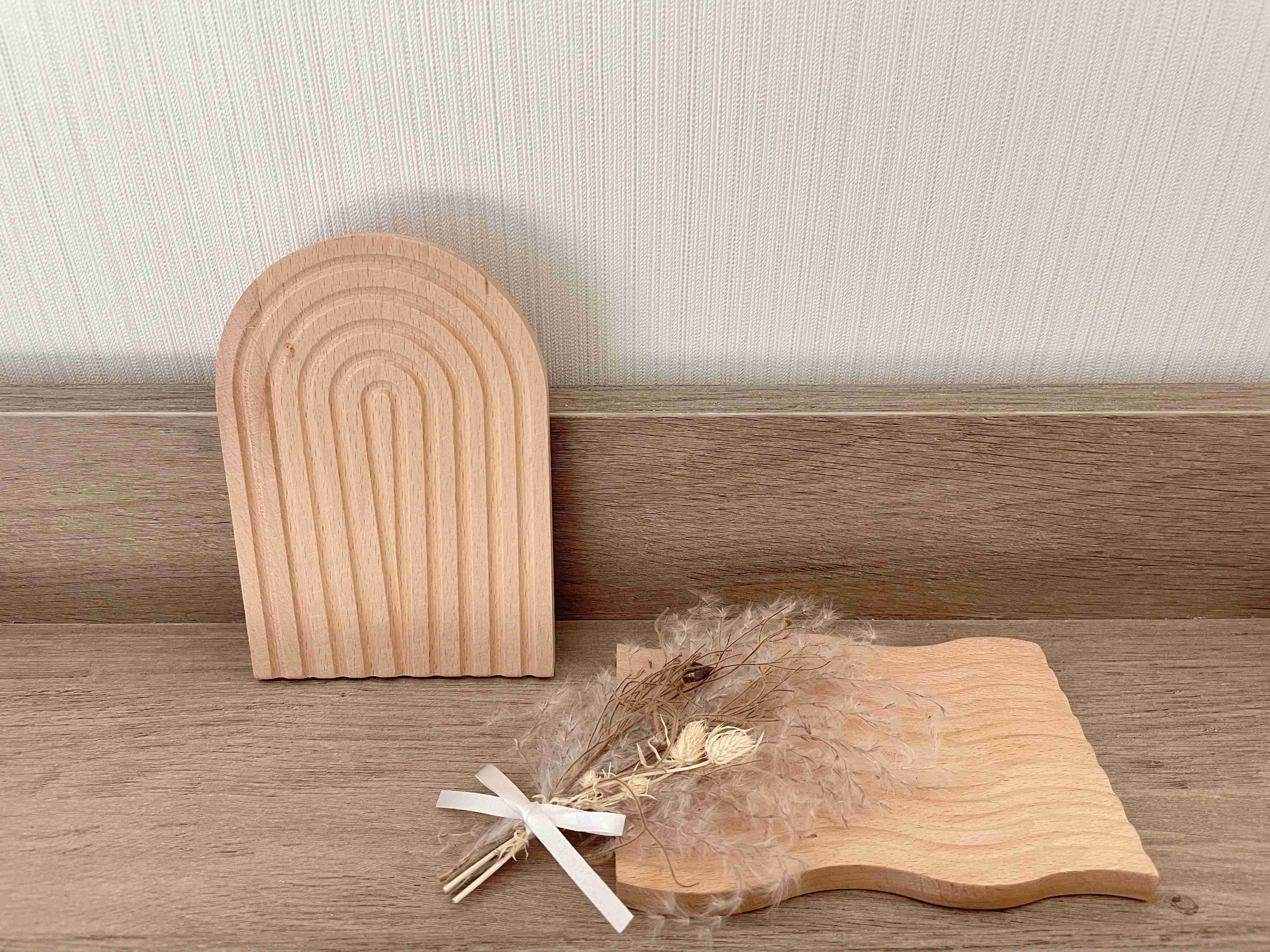 【セリア】天然木の「ウッドトレー」が110円！高見えでかわいすぎるインテリアグッズ