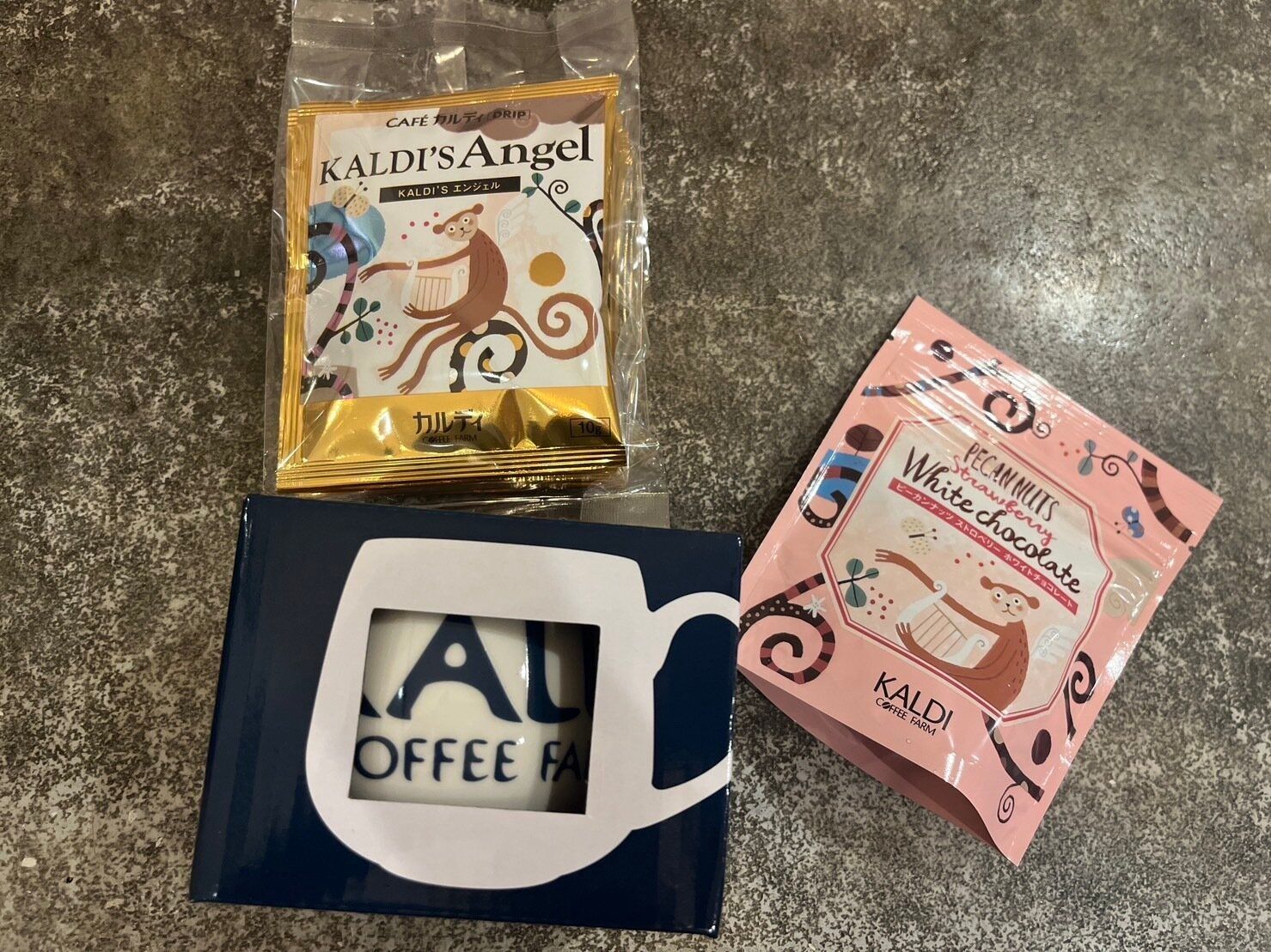 【KALDI】数量限定！マグカップがついたコーヒー&チョコレートのセットは要チェック！