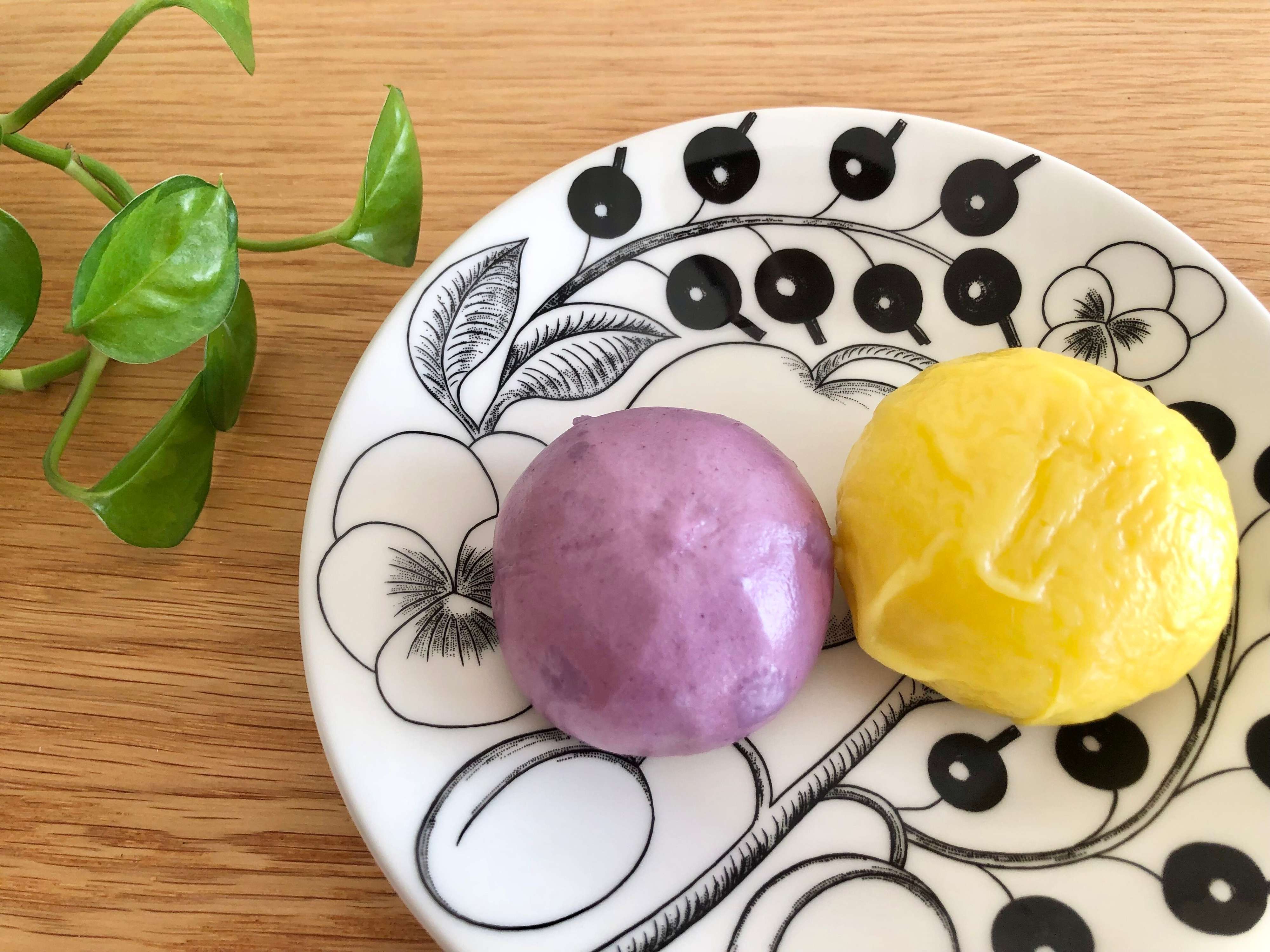 【業務スーパー】あなたはどっち派！？新商品の紫芋まんとカボチャまんが絶品！