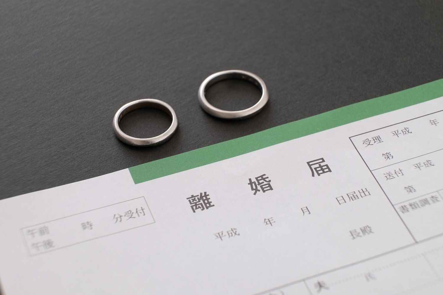 「子どものために離婚しない」は本当に正しいのか？離婚した＆しなかった妻の“末路”