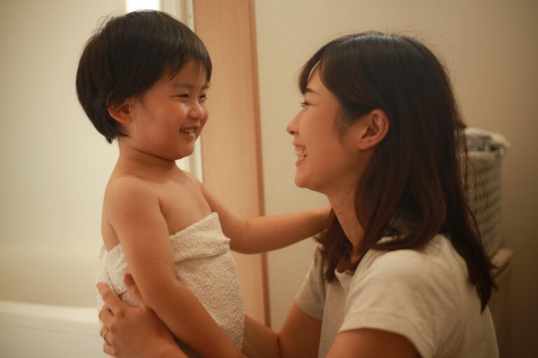 イヤイヤ期の子どもに効果抜群のライフハック！目的は同じなのに言い方が変わるだけで驚くほど協力的に