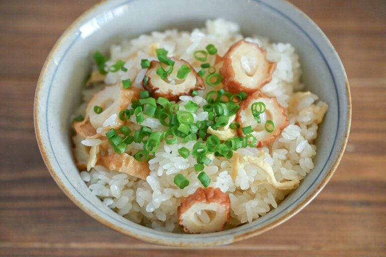 少ない食材で作れる！炊飯器で一発♪超簡単な炊き込みご飯レシピ3選