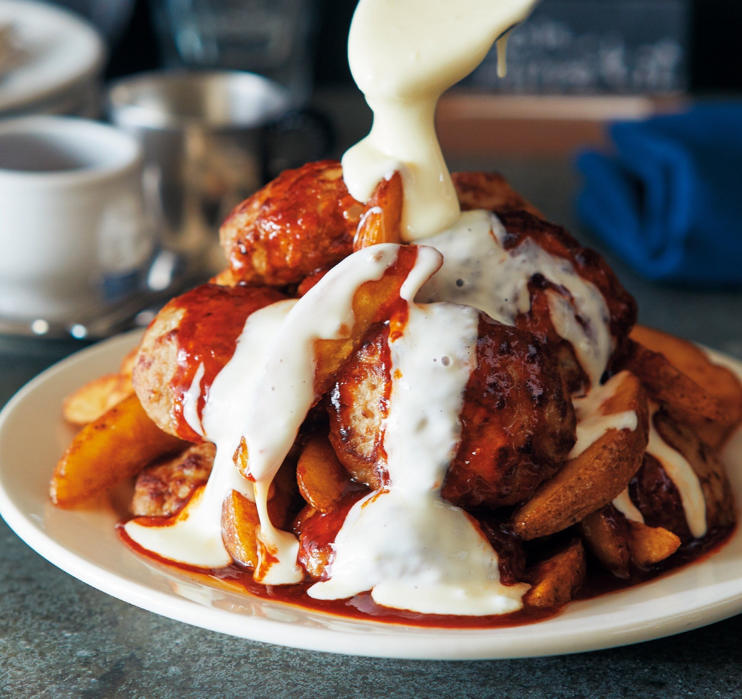 肉だねは粘りが出るまでよく練る！豚ひき肉でとびっきりおいしいハンバーグを作ろっ！