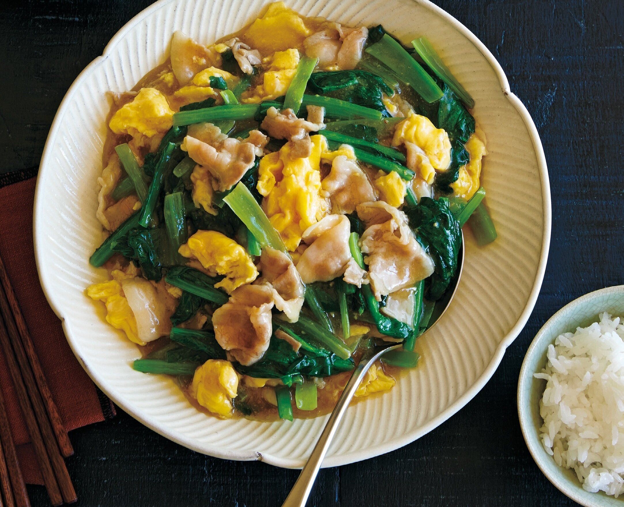 市瀬悦子さんのササっと2品！『豚肉と小松菜の卵あんかけ炒め』『ピーラーにんじんと貝割れ菜のナムル』