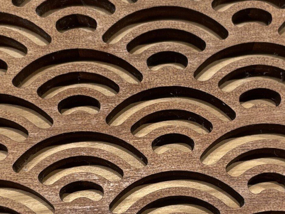 お店で出された和柄のコースター。7歳娘のお気に入りは「Wi-Fiのマーク」!?現代風の例えが秀逸