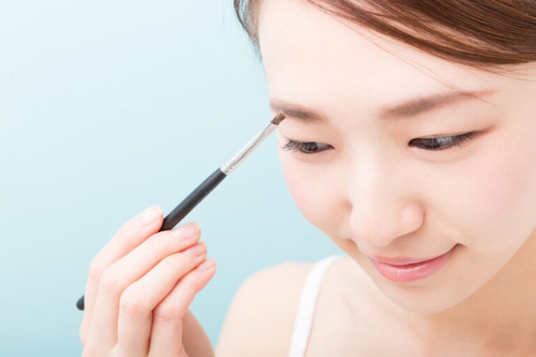 『眉が“なんか変”な気がする』『アイラインがうまく引けない』アラフォーのメイクの悩みTOP5に一発回答!!
