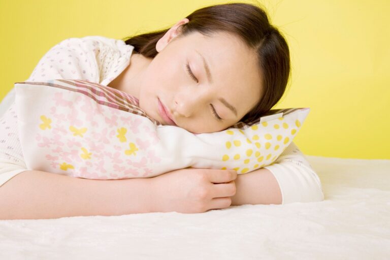 数秒～20分の「ナップ」（お昼寝）で疲労をリセット！