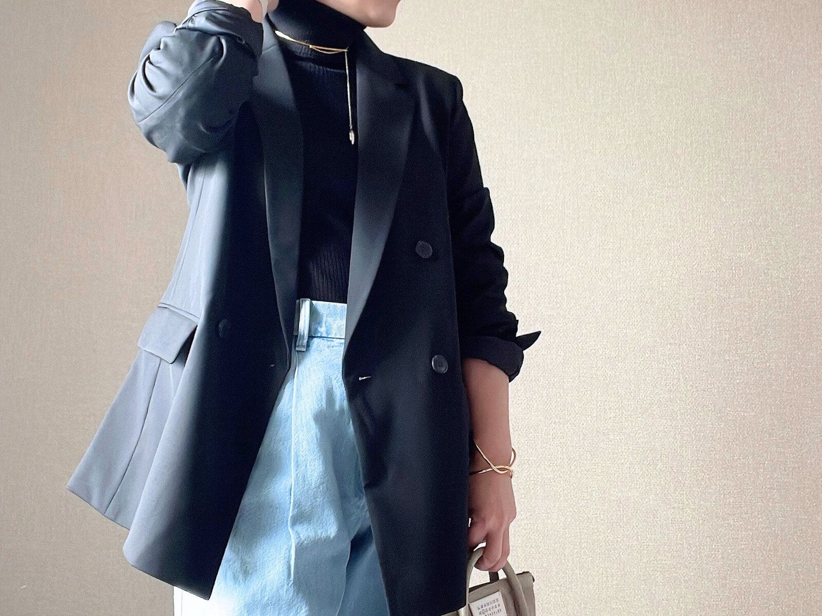 【ユニクロ】6,990円だけどお店に行ったら直行して！体形カバーできてカジュアルにも着こなせるジャケットは春アウターの大本命