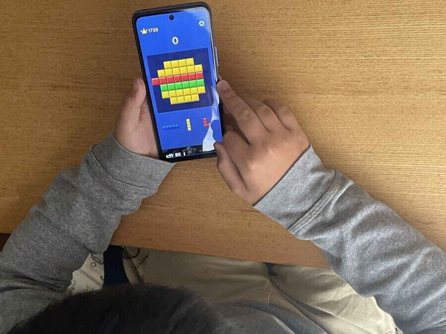 【IIJmio体験記②】中学生ファーストスマホの使い心地・通信状況は？