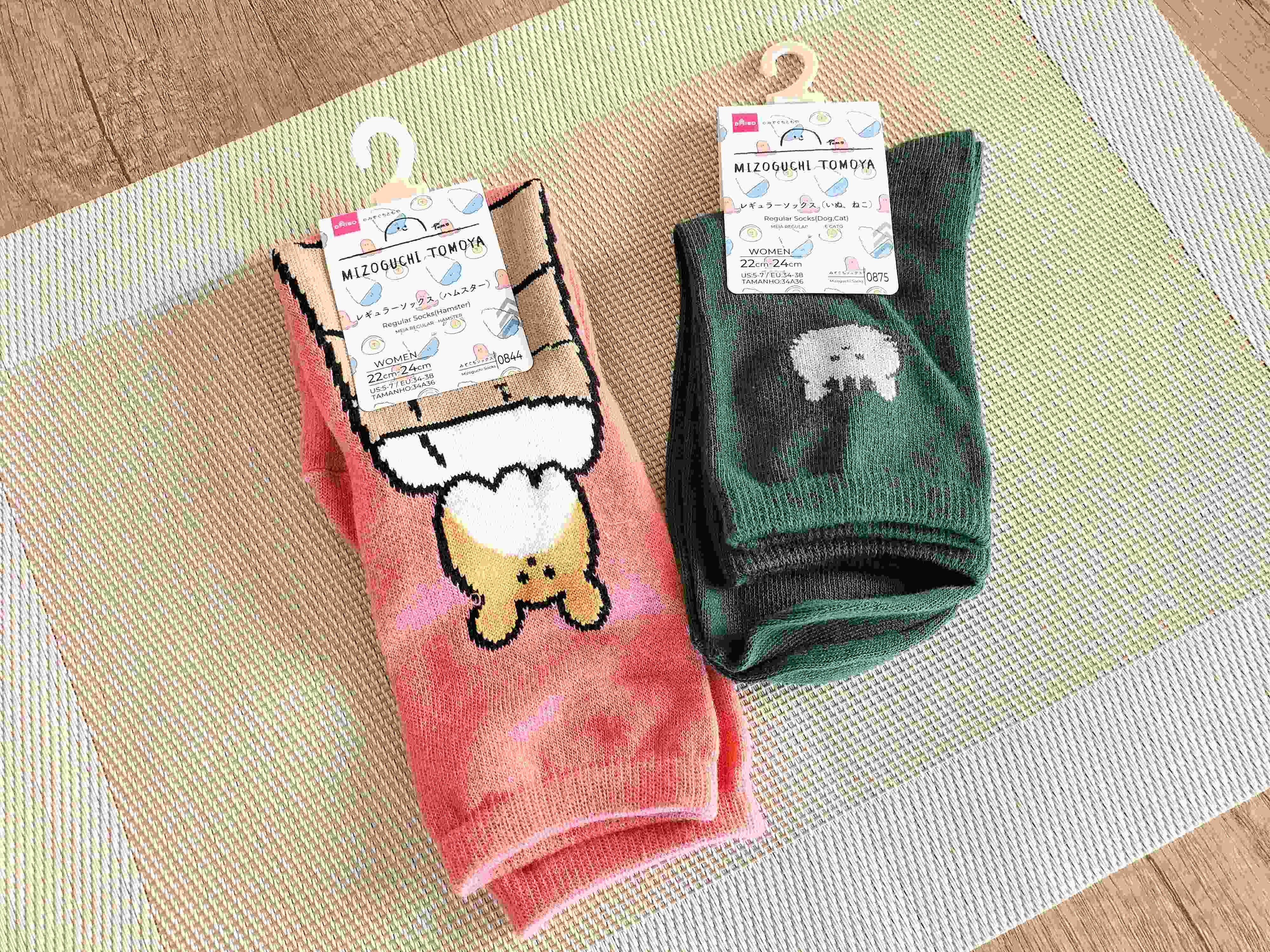 このかわいさにノックアウト…！【ダイソー】で見つけたゆるかわソックス